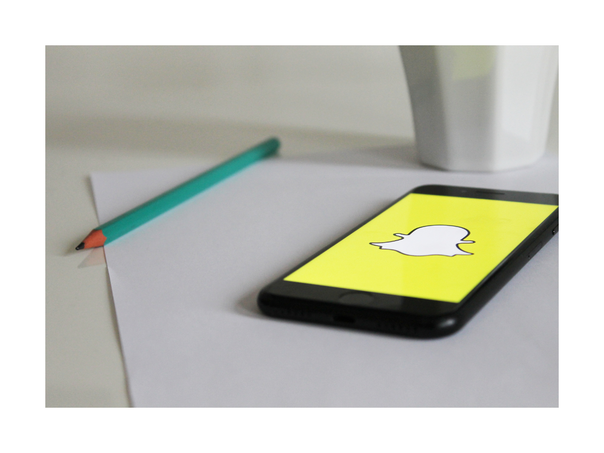 Creative Snapchat marketing campaign using branded AR lenses and geofilters for a Dubai audience